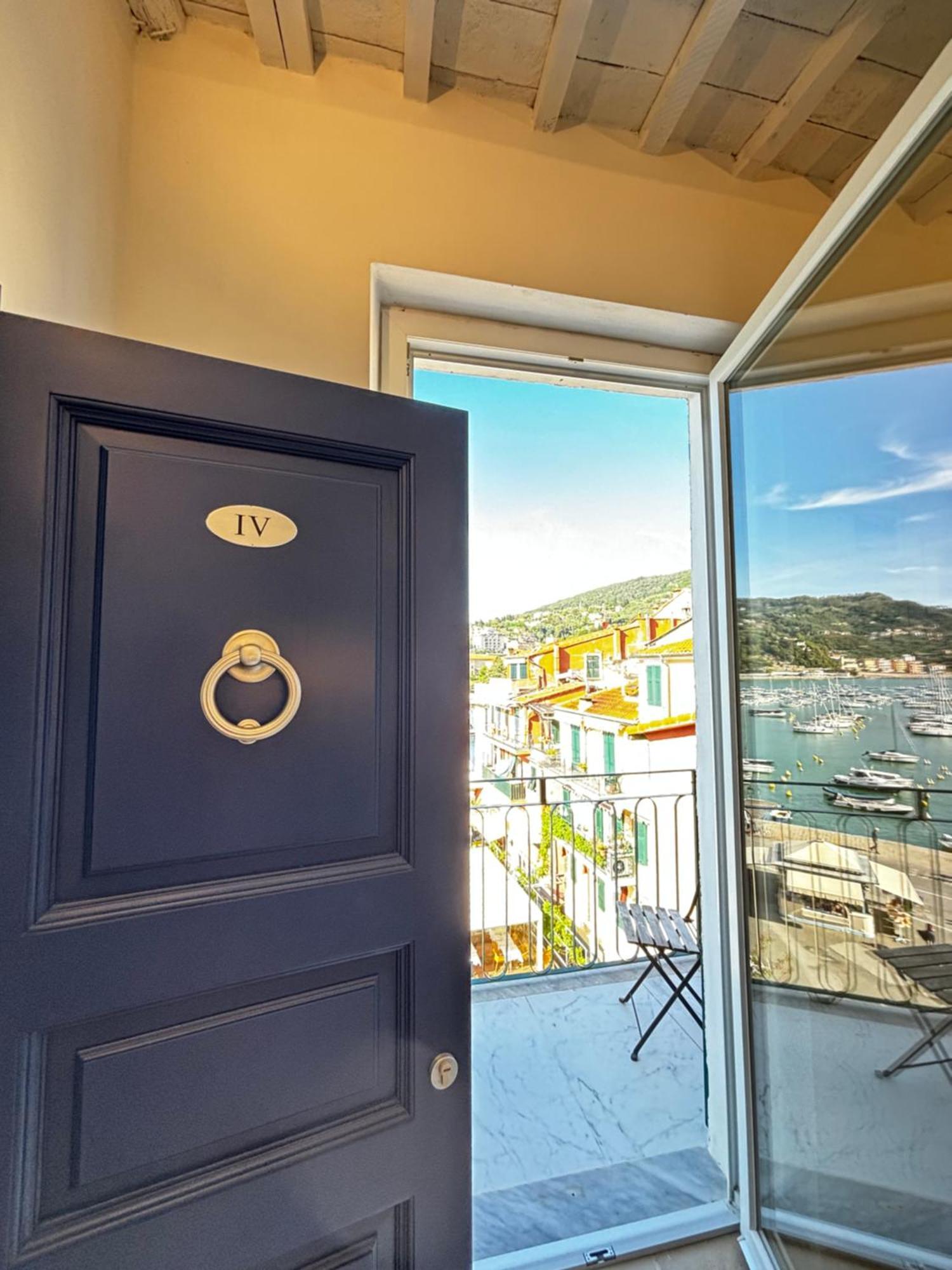 Suite Ventidue - Fronte Mare เลริชี ภายนอก รูปภาพ
