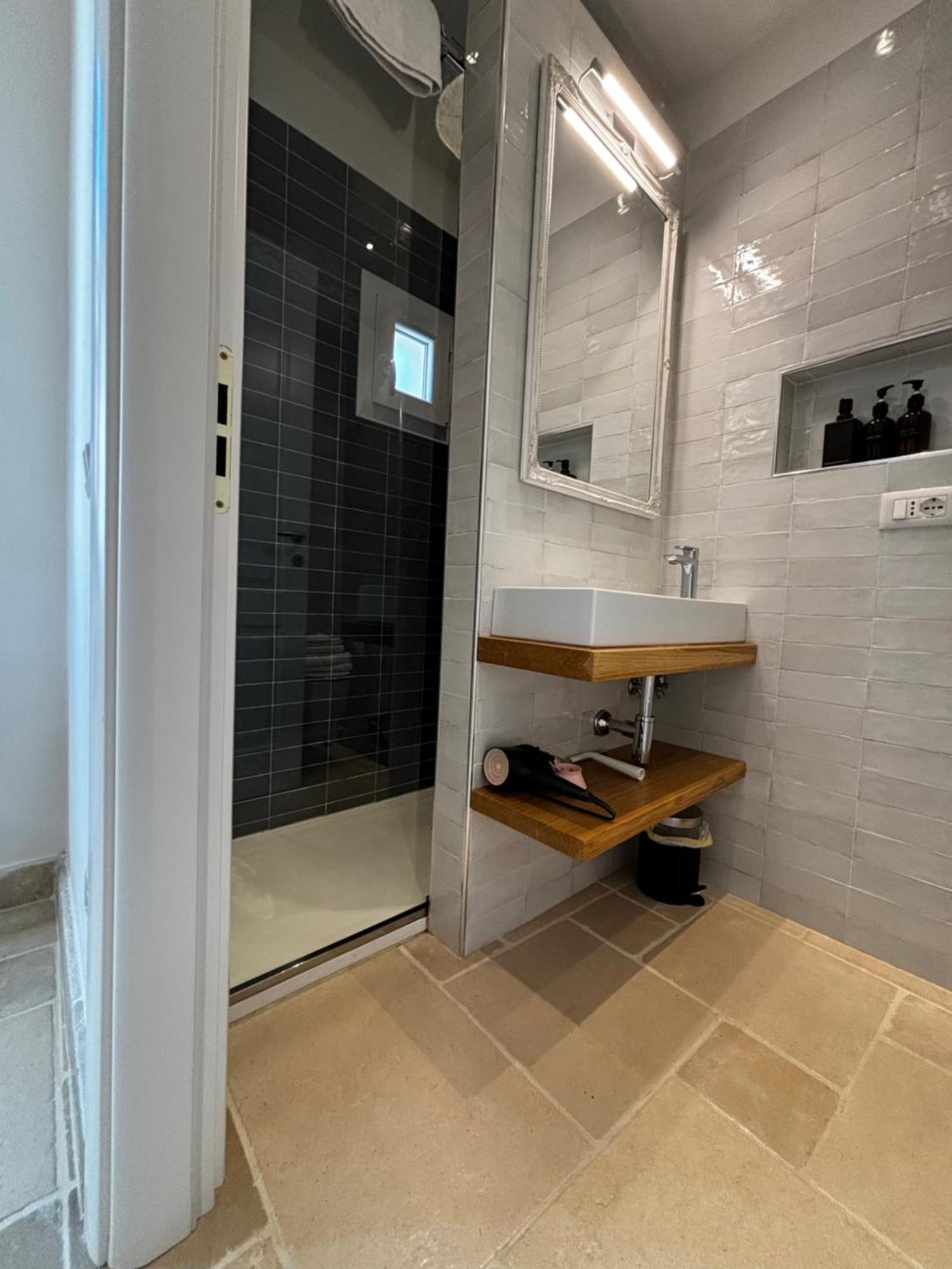 Suite Ventidue - Fronte Mare เลริชี ภายนอก รูปภาพ